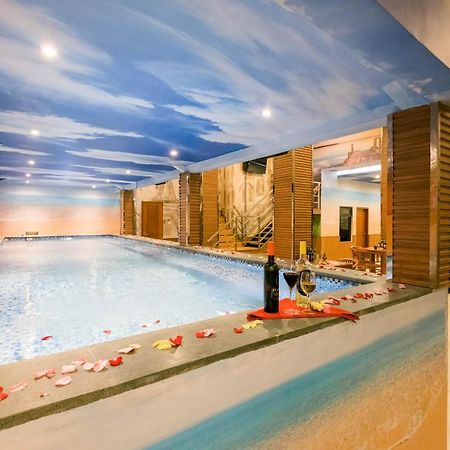 Caroline Hostel Canggu Dış mekan fotoğraf