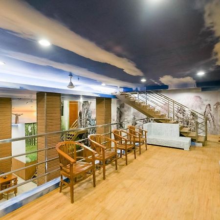 Caroline Hostel Canggu Dış mekan fotoğraf