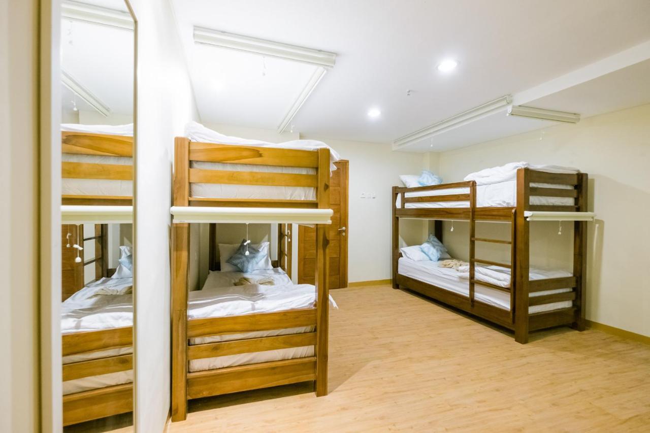 Caroline Hostel Canggu Dış mekan fotoğraf